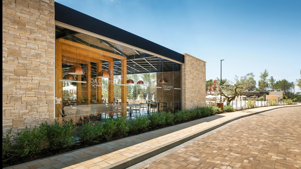 Mobile Homes Camping Santa Marina, Lanterna Tar-Vabriga Luaran gambar The Village Outlet