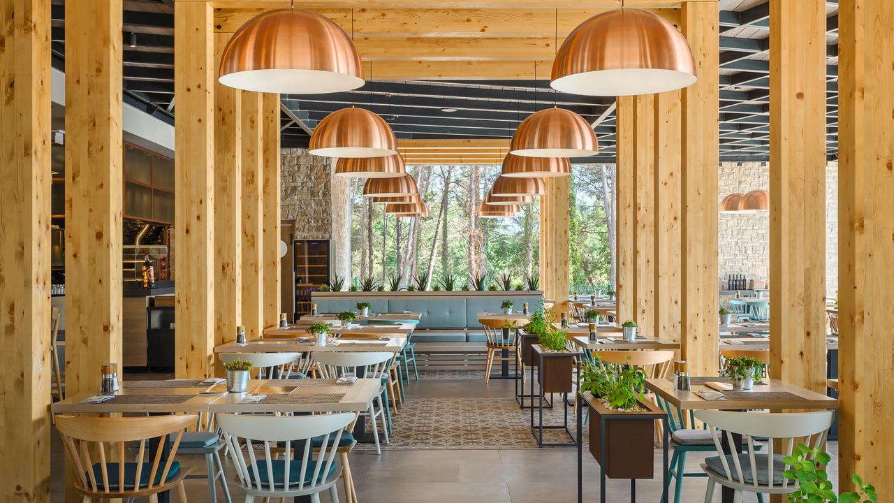 Mobile Homes Camping Santa Marina, Lanterna Tar-Vabriga Luaran gambar Restaurant in the resort