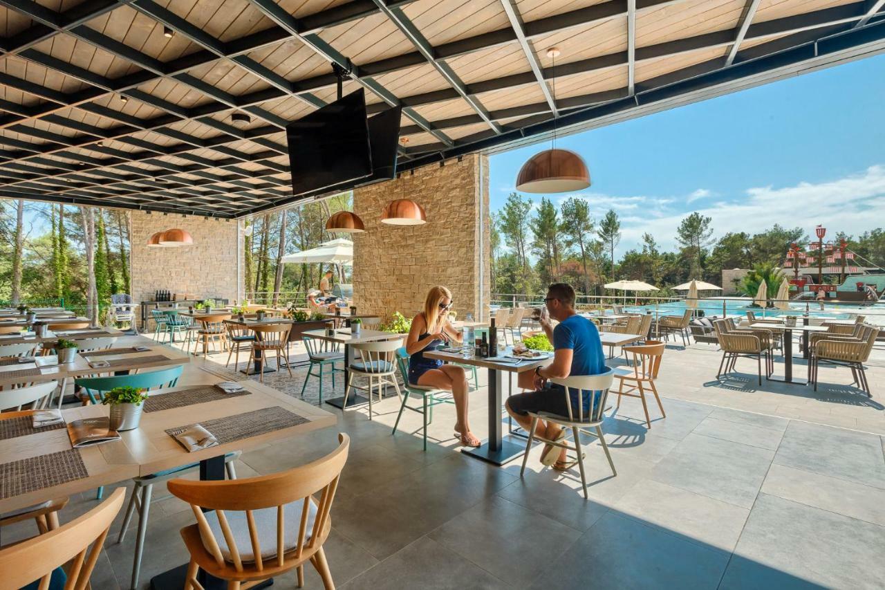 Mobile Homes Camping Santa Marina, Lanterna Tar-Vabriga Luaran gambar The Village